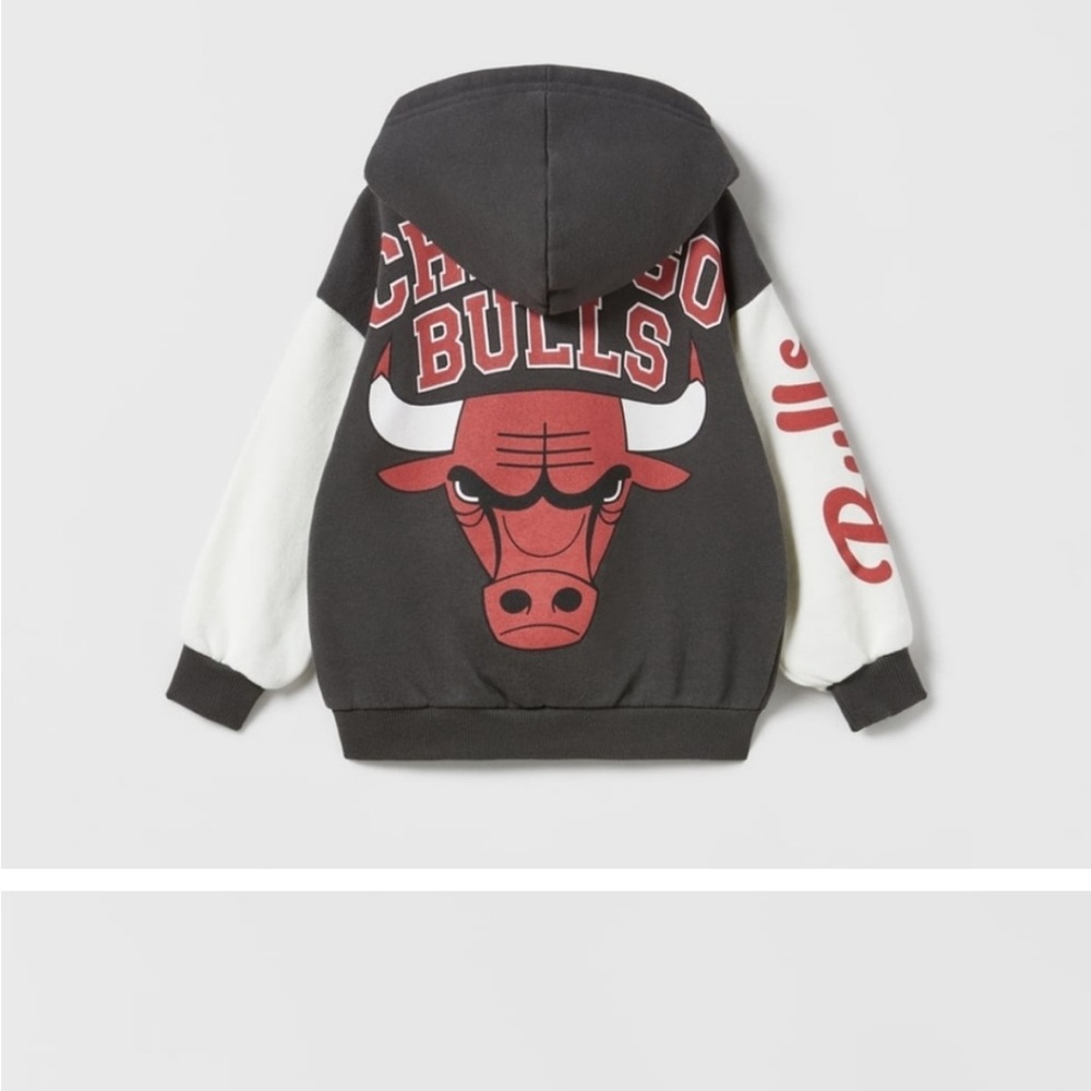 Zara Kids vintage Chicago Bulls sweat suit.
